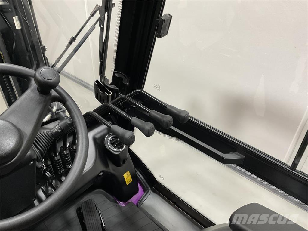  AntOn CBH 2.5 شاحنات ذات رافعات شوكية تعمل بالكهرباء