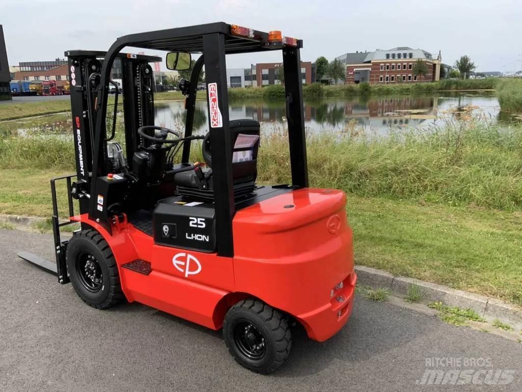 EP EFL 252 XS شاحنات ذات رافعات شوكية تعمل بالكهرباء