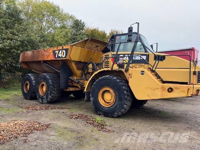 CAT 740 ساحبات مفصلية