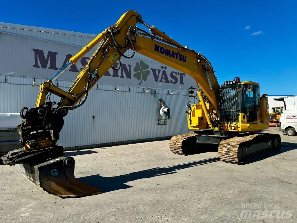 Komatsu PC 228 US-11 حفارات زحافة