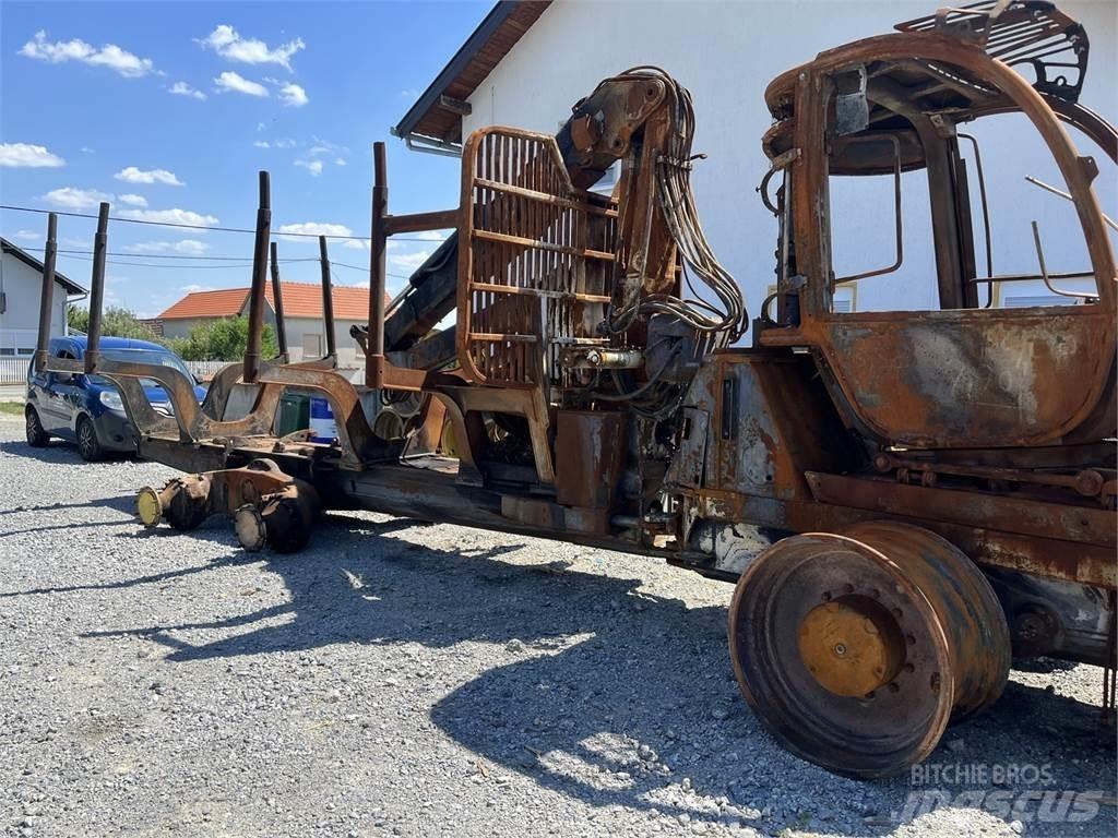 John Deere 1110E شاحنات