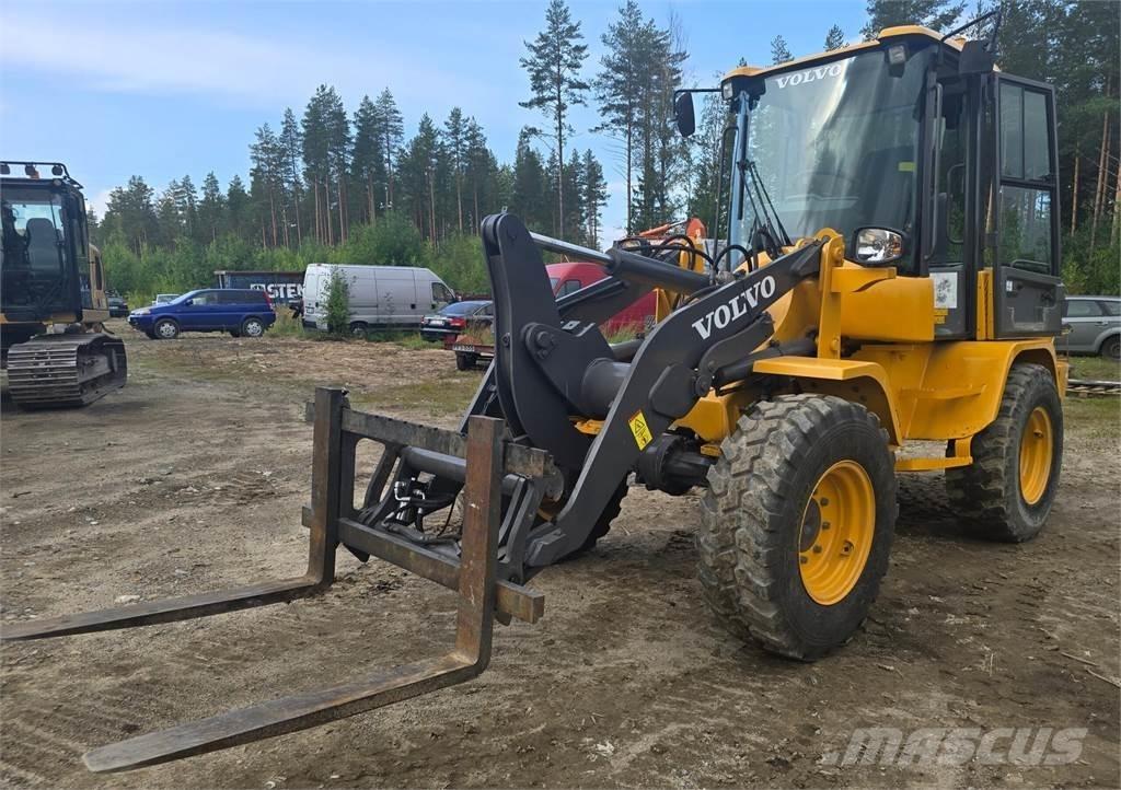 Volvo L30G لوادر بعجل