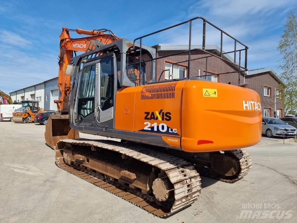 Hitachi ZX 210 LC-3 حفارات زحافة