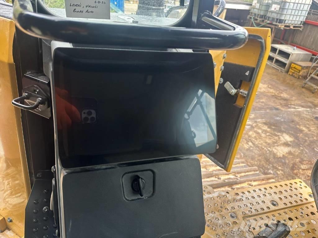CAT D 6 LGP بلدوزرات مجنزرة