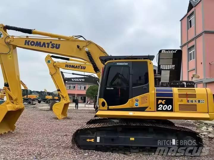 Komatsu PC 200 حفارات زحافة
