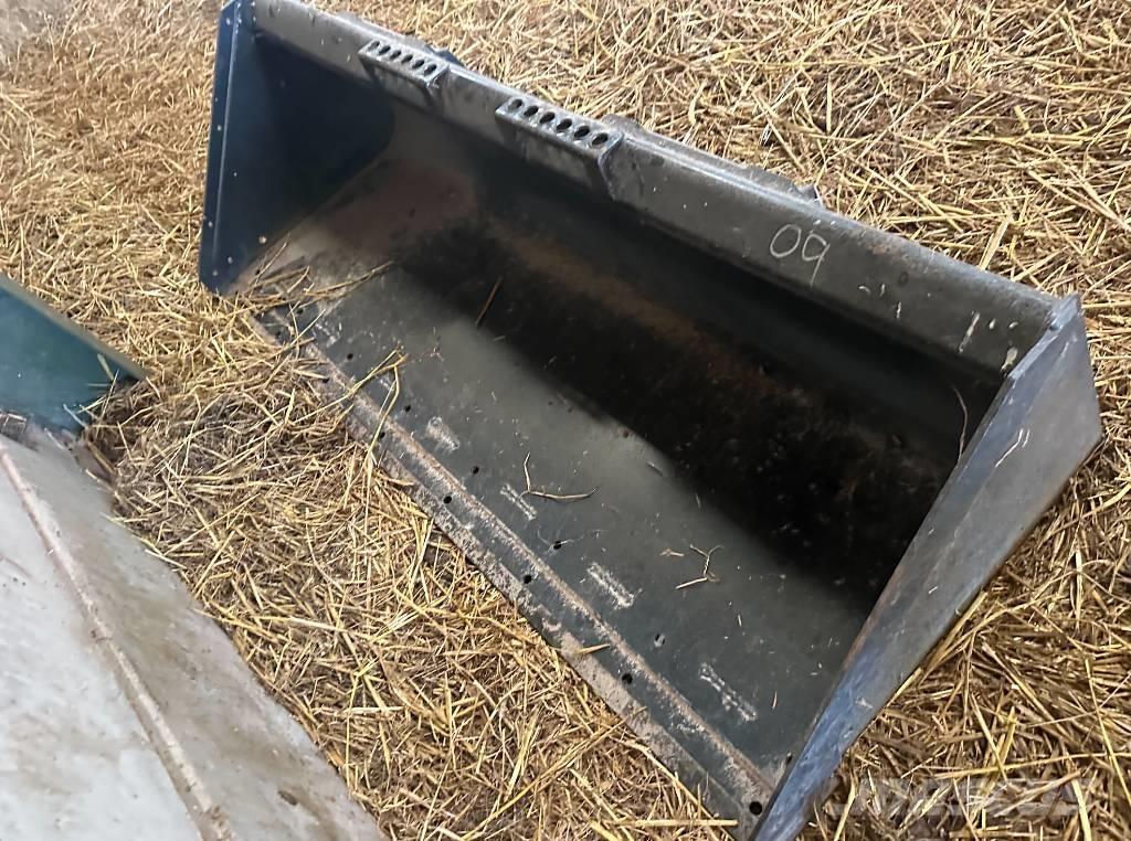 Bobcat T 450 لوادر انزلاقية التوجيه