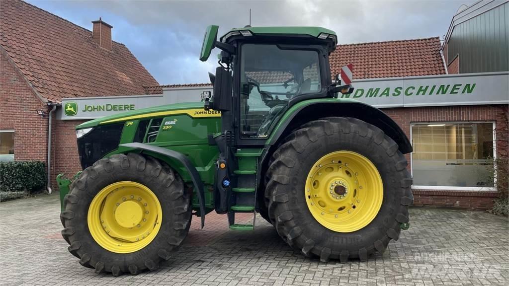 John Deere 7R330 الجرارات