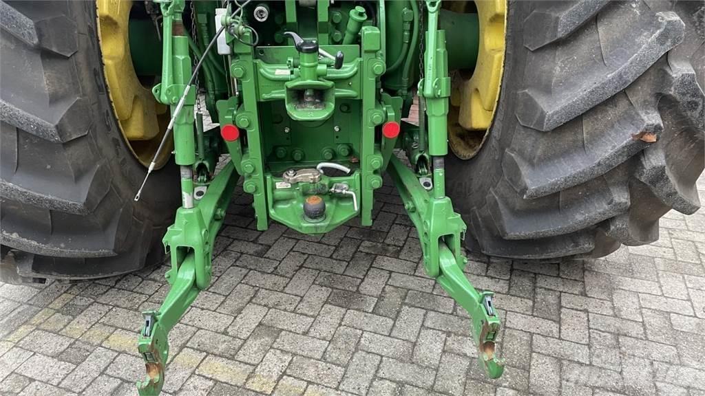 John Deere 7R330 الجرارات