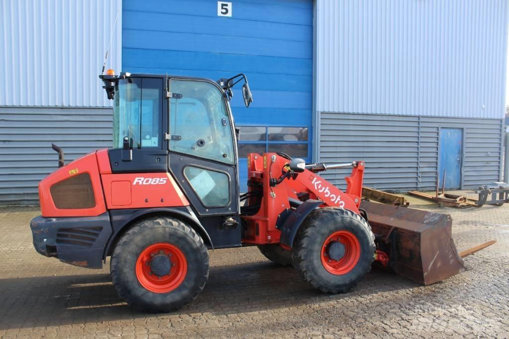 Kubota R085 لوادر بعجل