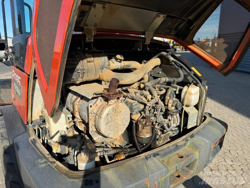 Kubota R085 لوادر بعجل