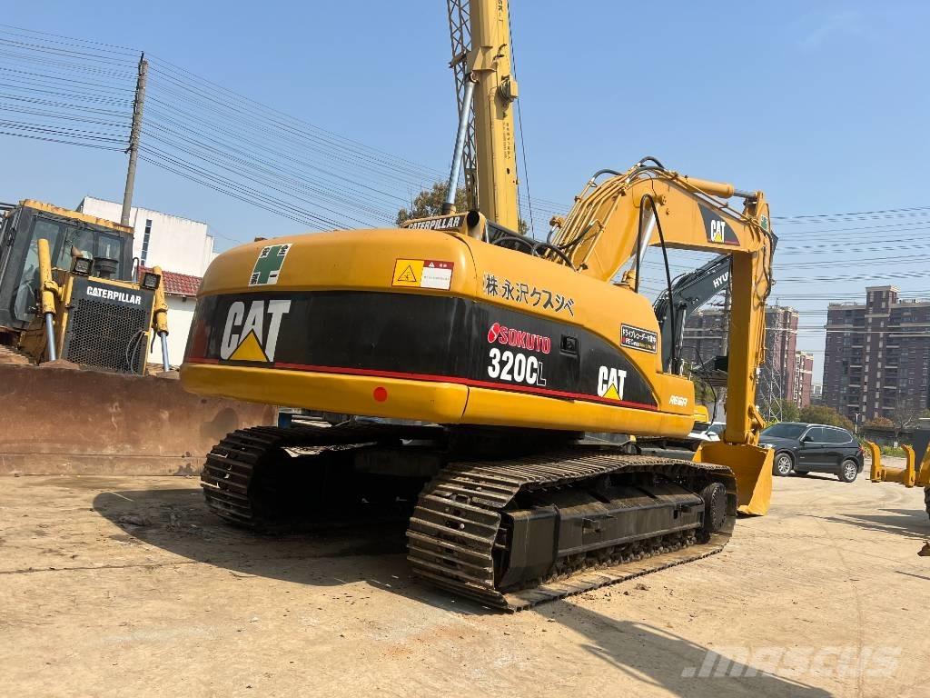 CAT 320C حفارات زحافة