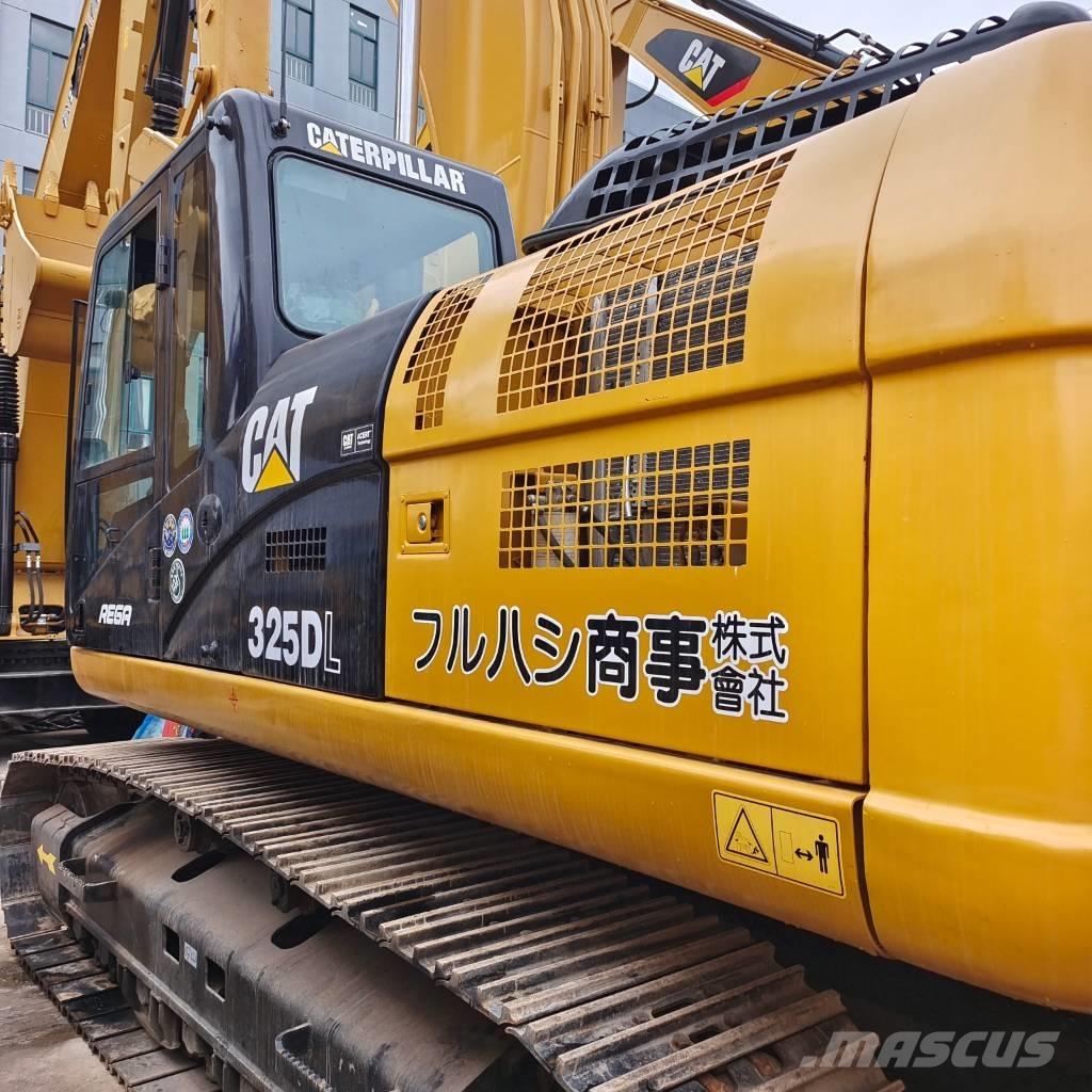CAT 325 D حفارات زحافة