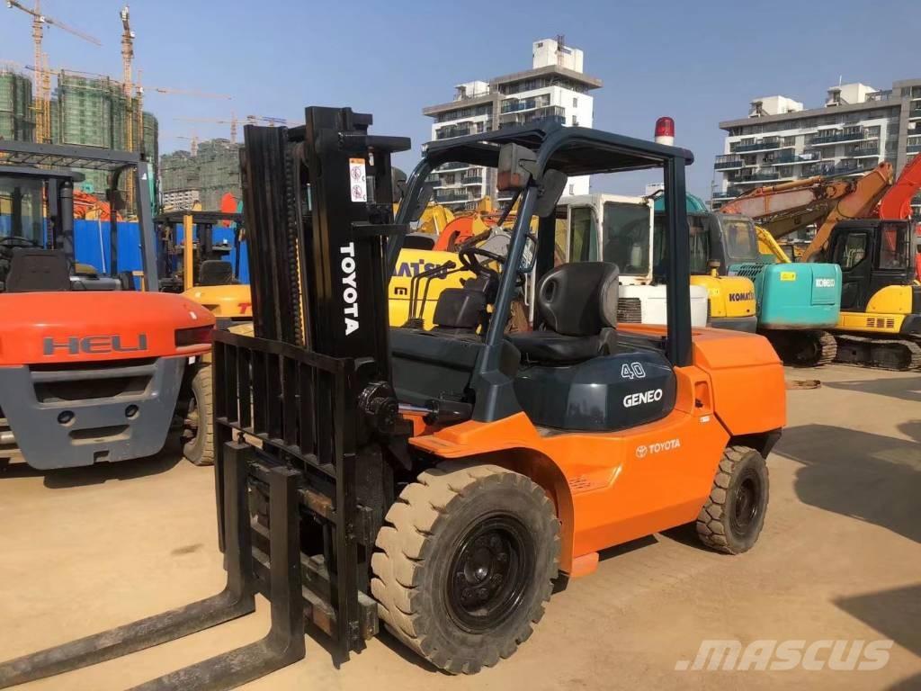 Toyota FD30 شاحنات الديزل