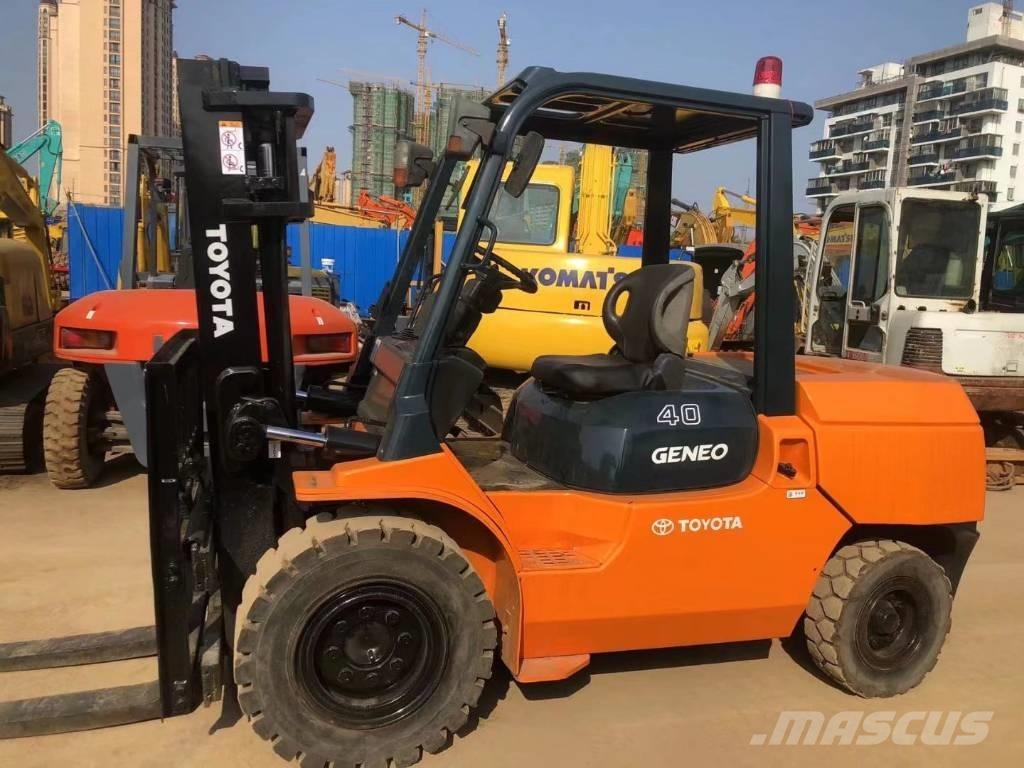 Toyota FD30 شاحنات الديزل