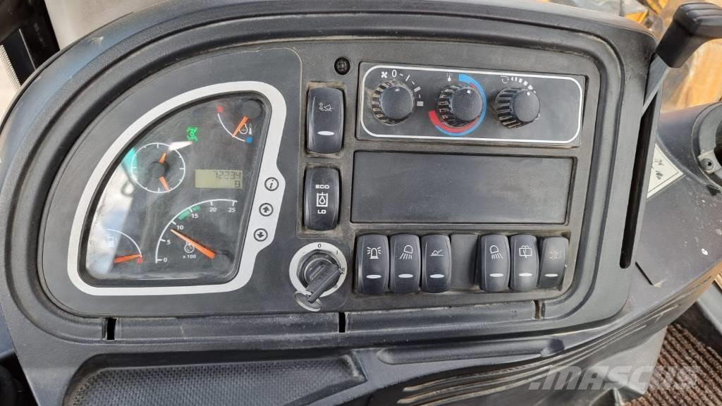 JCB 4 CX لوادر ذات جرافات عكسية