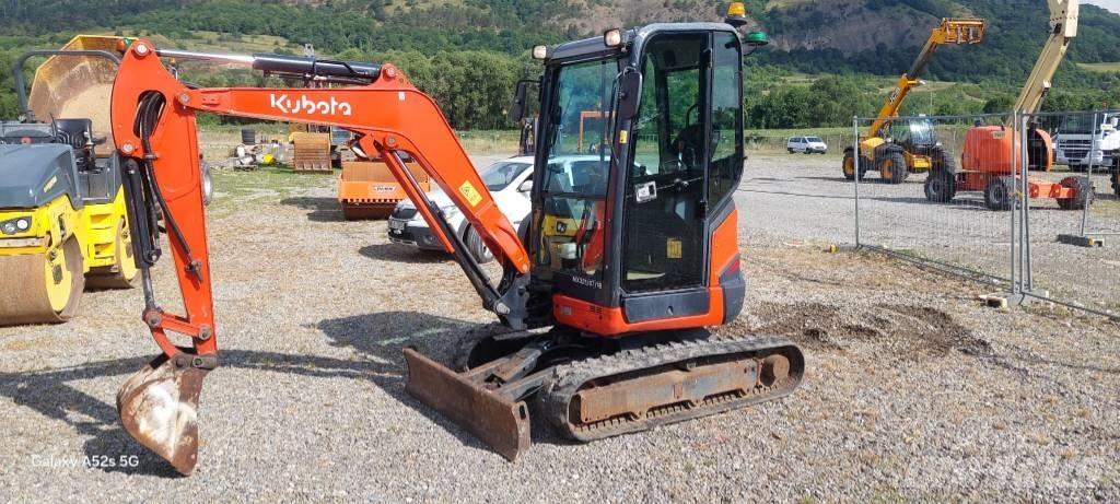 Kubota U 27-4 حفارات صغيرة أقل من 7 طن (حفارات صغيرة)