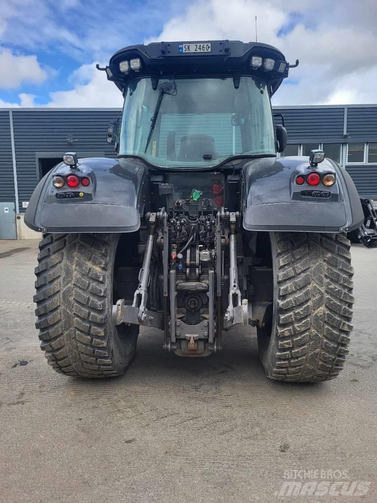 Valtra S 233 الجرارات