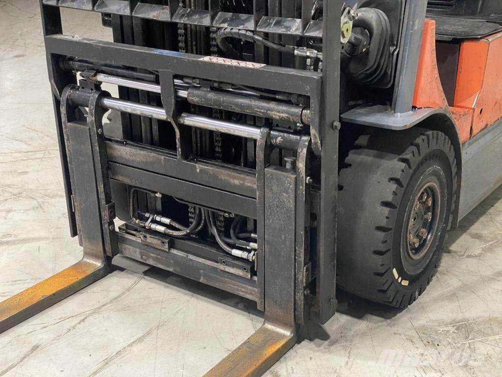 Toyota 7FBMF25 شاحنات ذات رافعات شوكية تعمل بالكهرباء