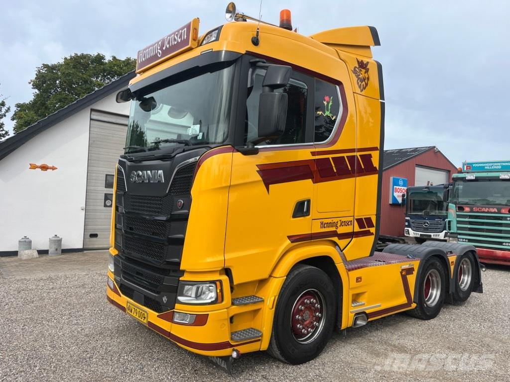 Scania S 580 V8 وحدات الجر