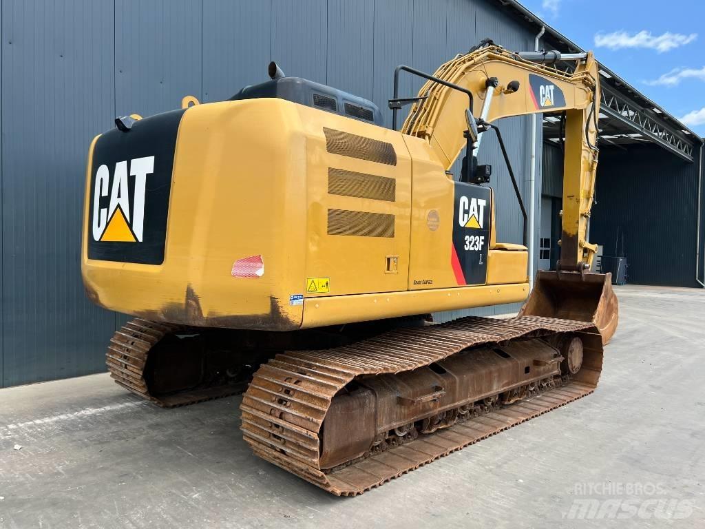 Volvo EC250E L حفارات زحافة