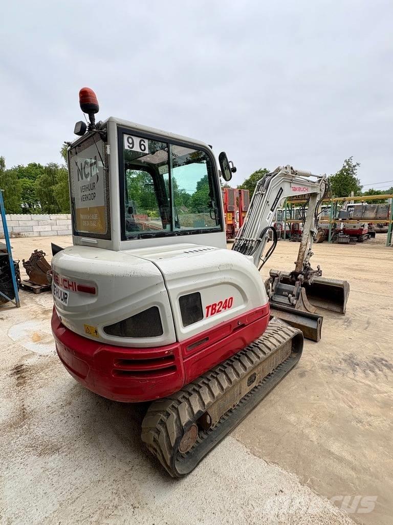 Takeuchi TB 240 حفارات صغيرة أقل من 7 طن (حفارات صغيرة)