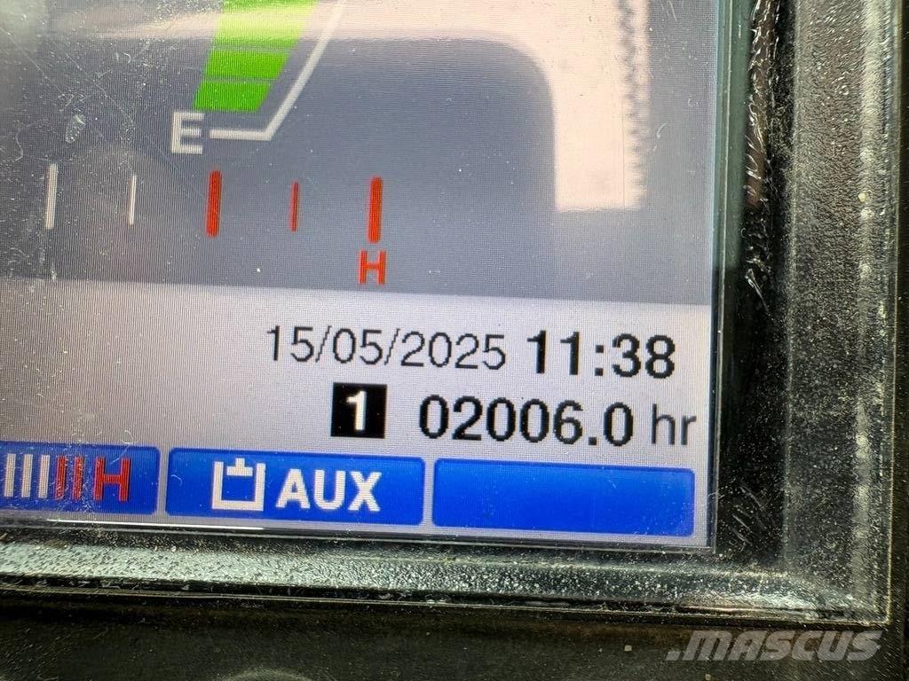 Takeuchi TB 240 حفارات صغيرة أقل من 7 طن (حفارات صغيرة)