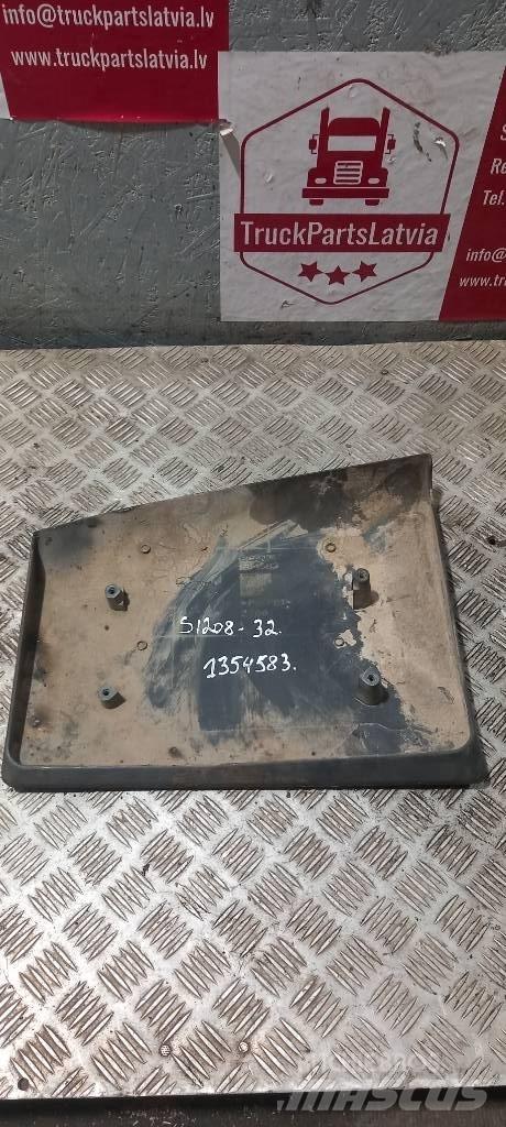 Scania 94 D.   1354583 كابينة والداخلية