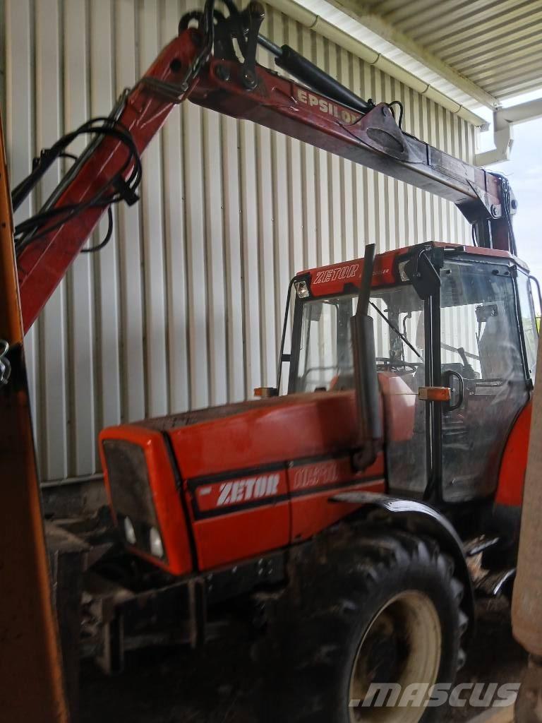 Zetor 10540 ماكينات تقطيع أخشاب الحراجة
