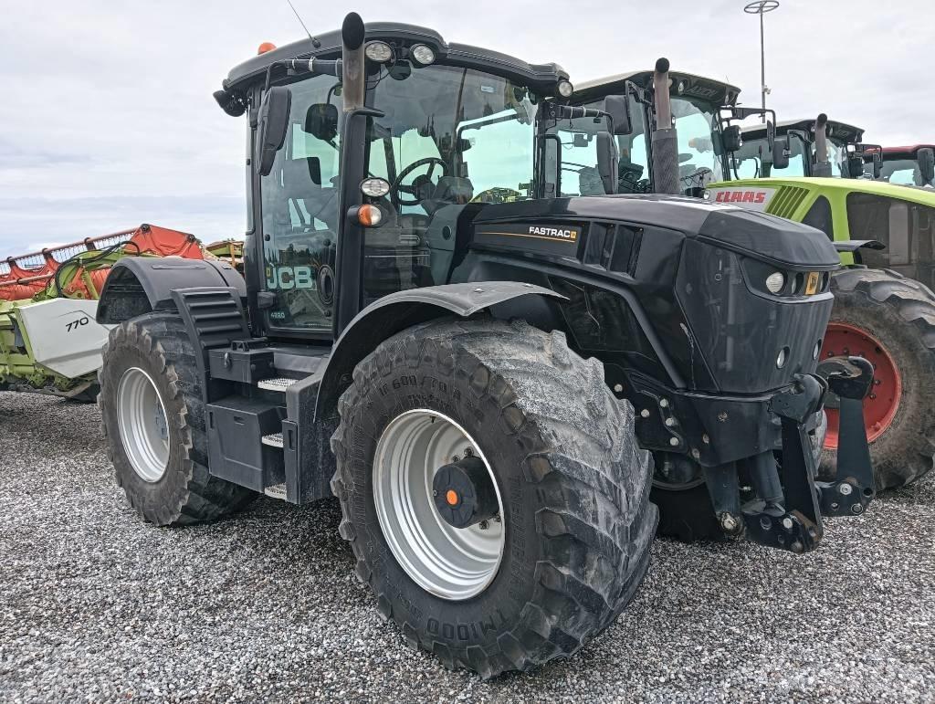 JCB Fastrac 4220 الجرارات