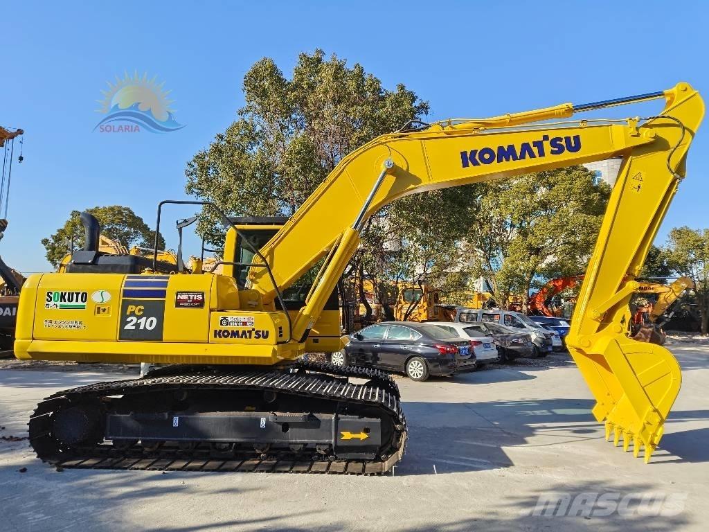Komatsu PC 210-8 حفارات زحافة