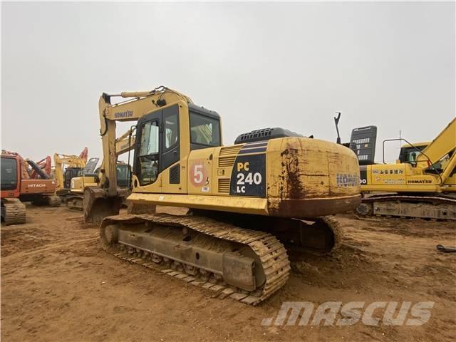 Komatsu PC 240-8 حفارات زحافة
