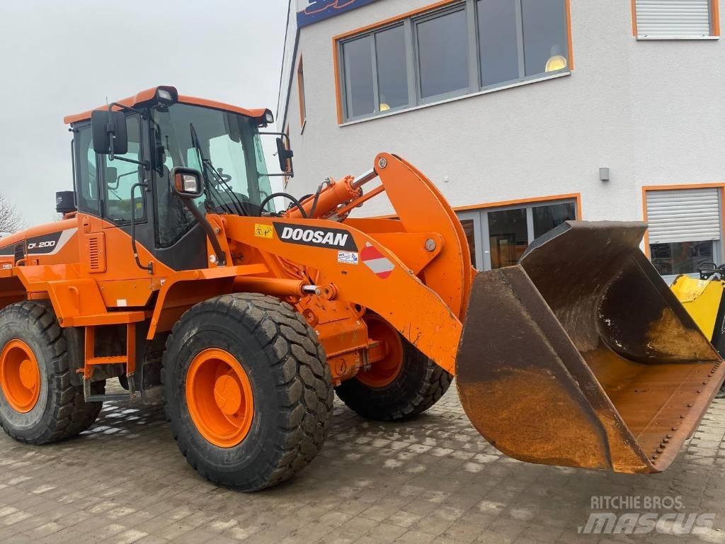 Doosan DL200-5 لوادر بعجل