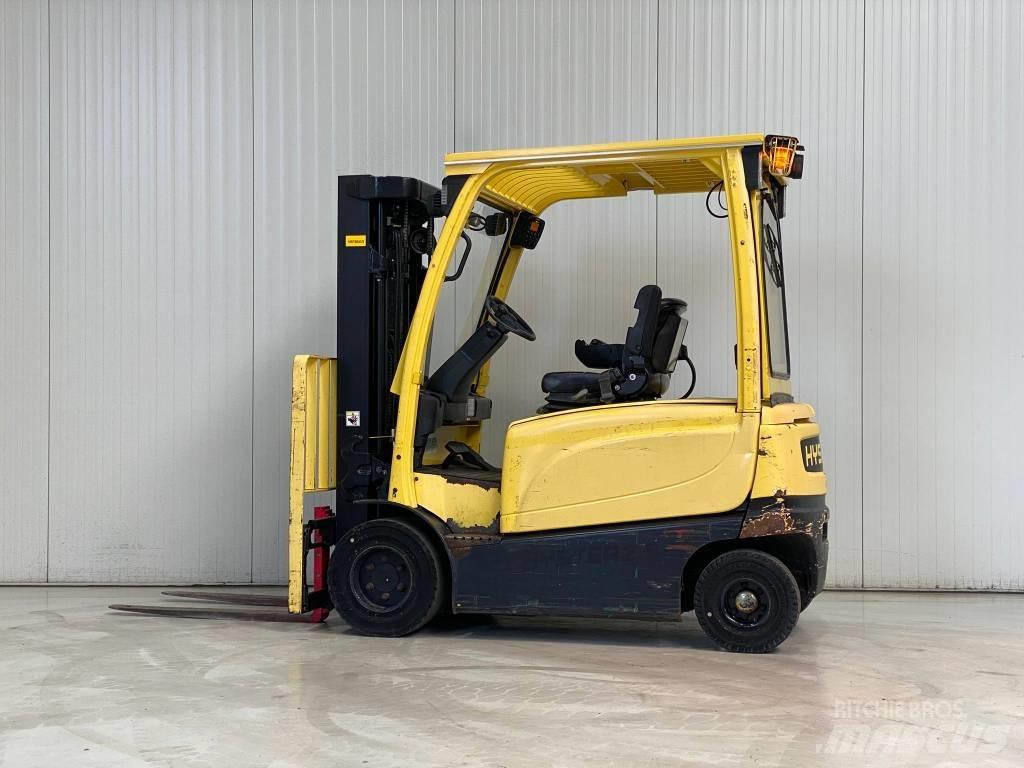 Hyster J2.5XN شاحنات ذات رافعات شوكية تعمل بالكهرباء