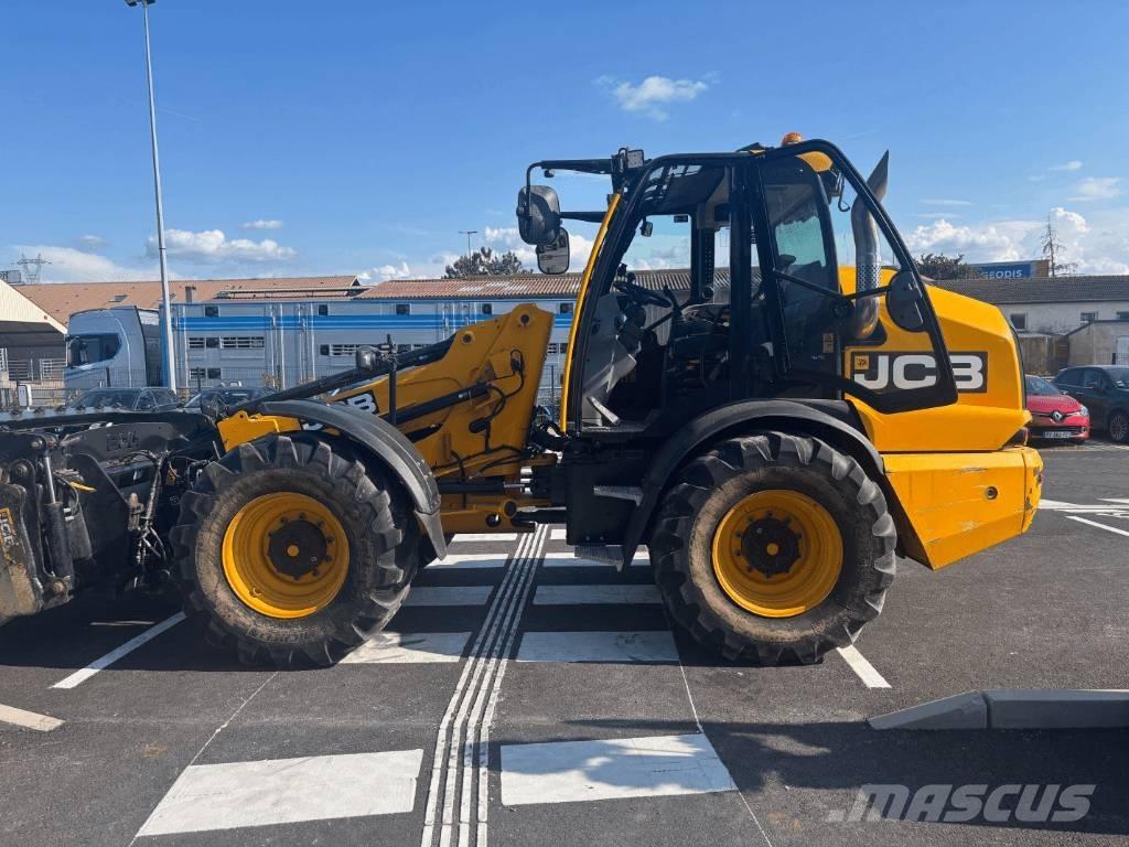 JCB TM 320 S معدات مناولة لأغراض الزراعة
