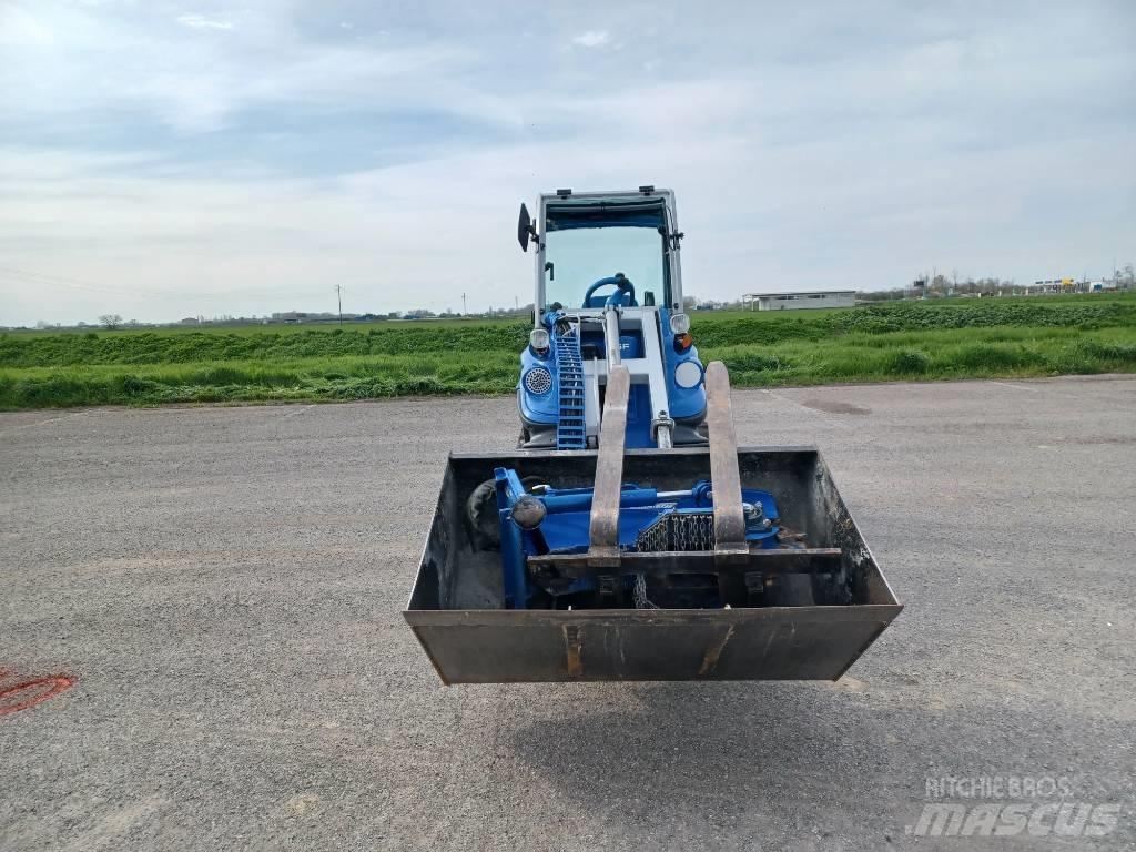 Multione SL840 4WD لوادر انزلاقية التوجيه