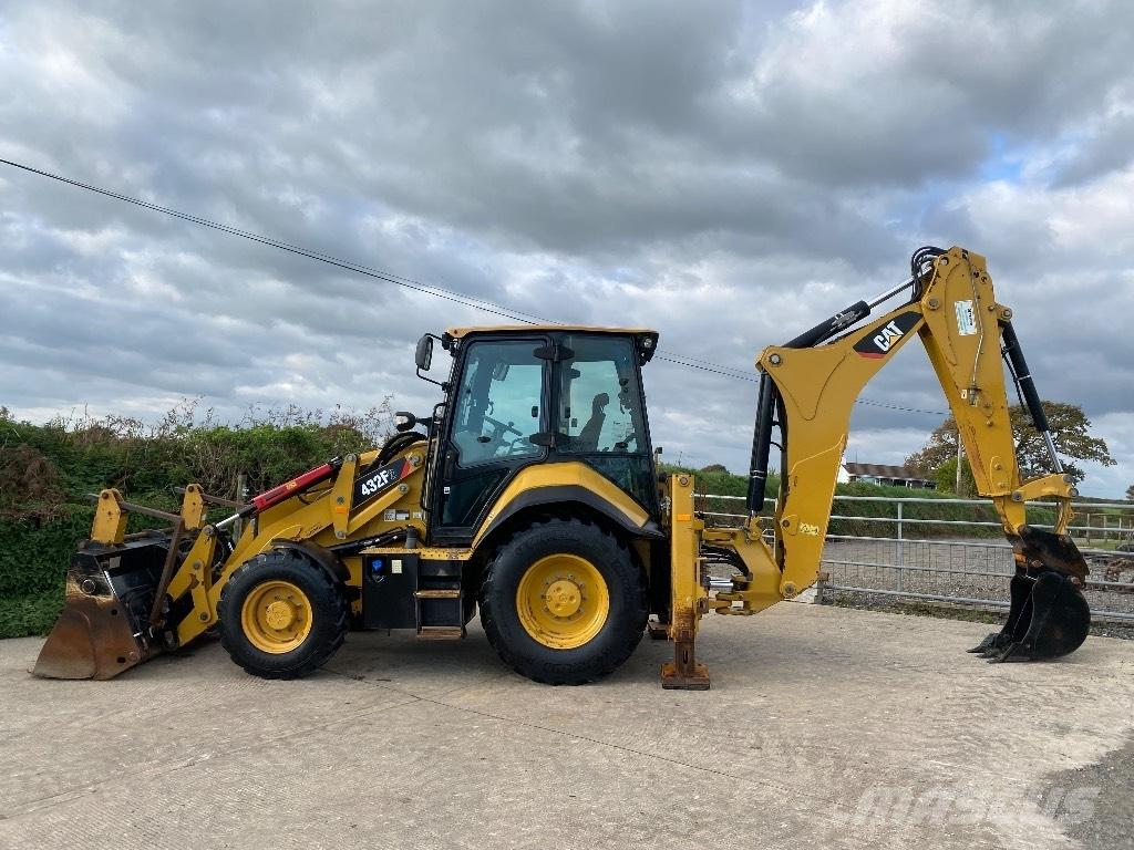 CAT 432 F لوادر ذات جرافات عكسية