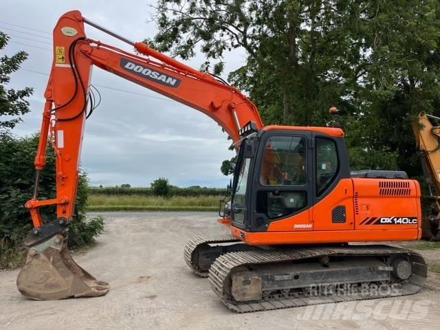 Doosan DX 140 LC حفارات زحافة