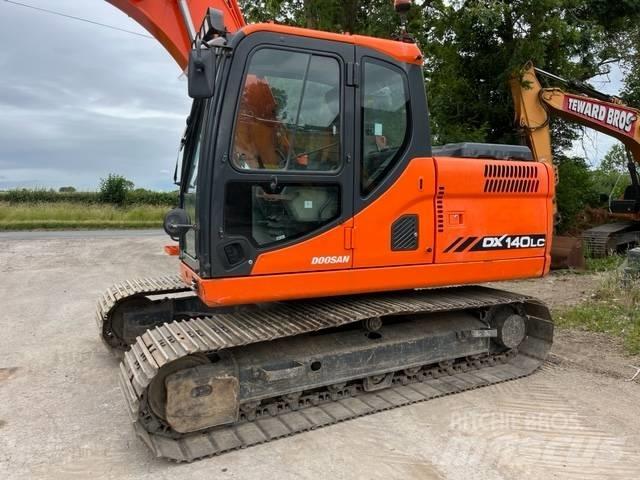 Doosan DX 140 LC حفارات زحافة