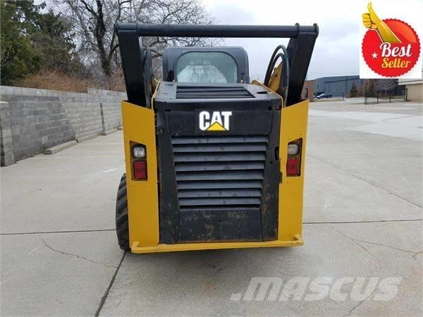 CAT 272 D لوادر انزلاقية التوجيه