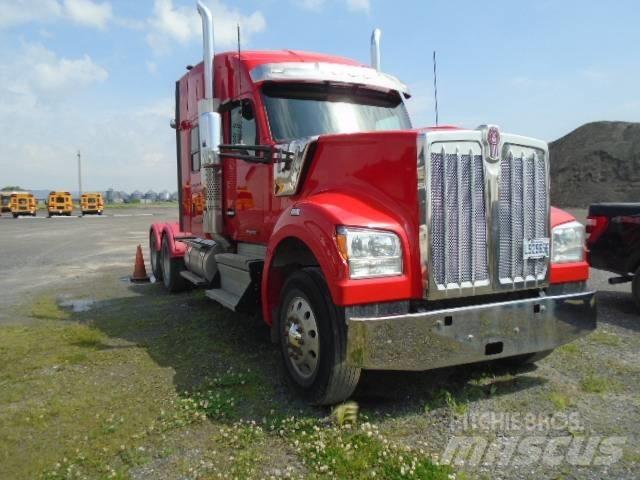 Kenworth W 990 وحدات الجر