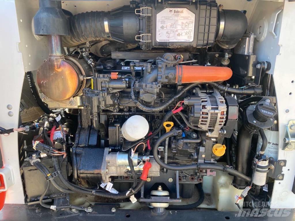 Bobcat T 590 لوادر انزلاقية التوجيه