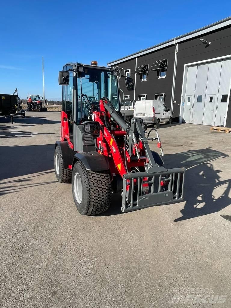 Weidemann 1190e CAB لوادر انزلاقية التوجيه