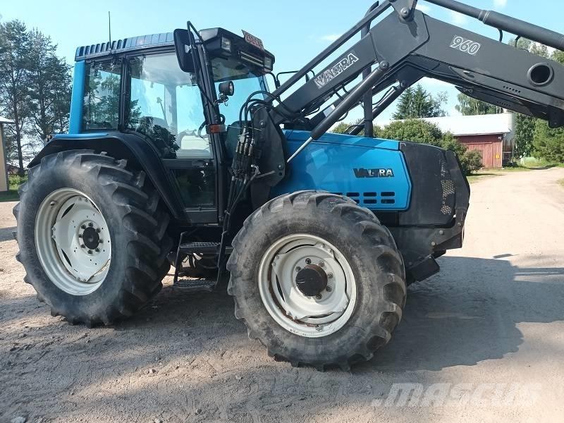Valtra 6400 الجرارات