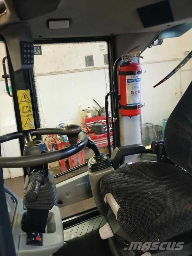 Yanmar V80-5 لوادر انزلاقية التوجيه