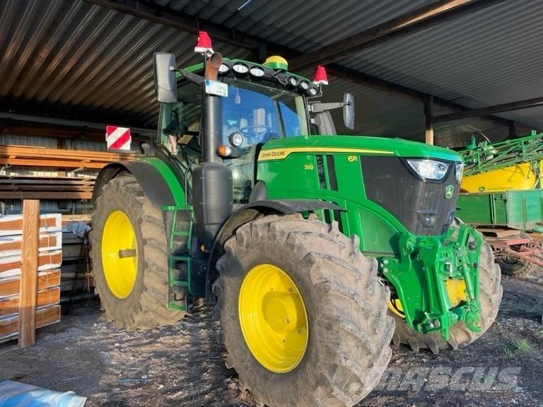 John Deere 6R 250 الجرارات