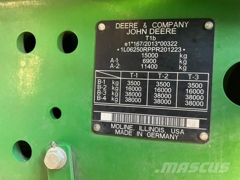 John Deere 6R 250 الجرارات