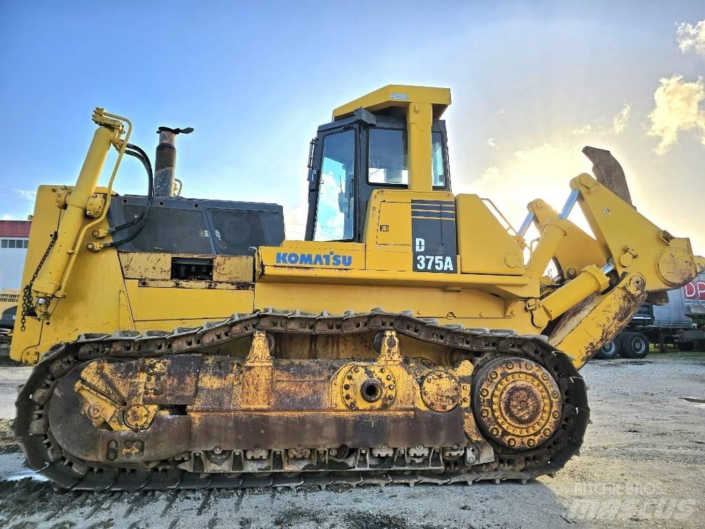 Komatsu D 375 A-1 بلدوزرات مجنزرة