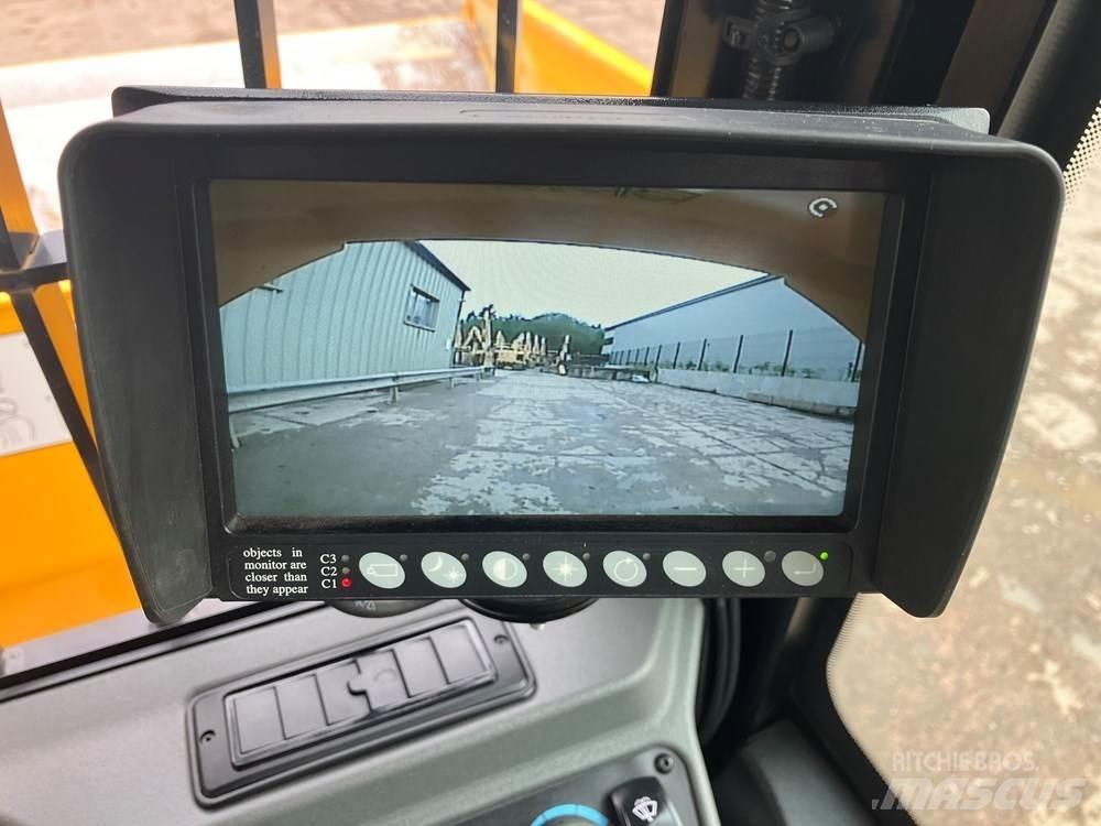 JCB 6TFT عربات نقل قلابة للمواقع