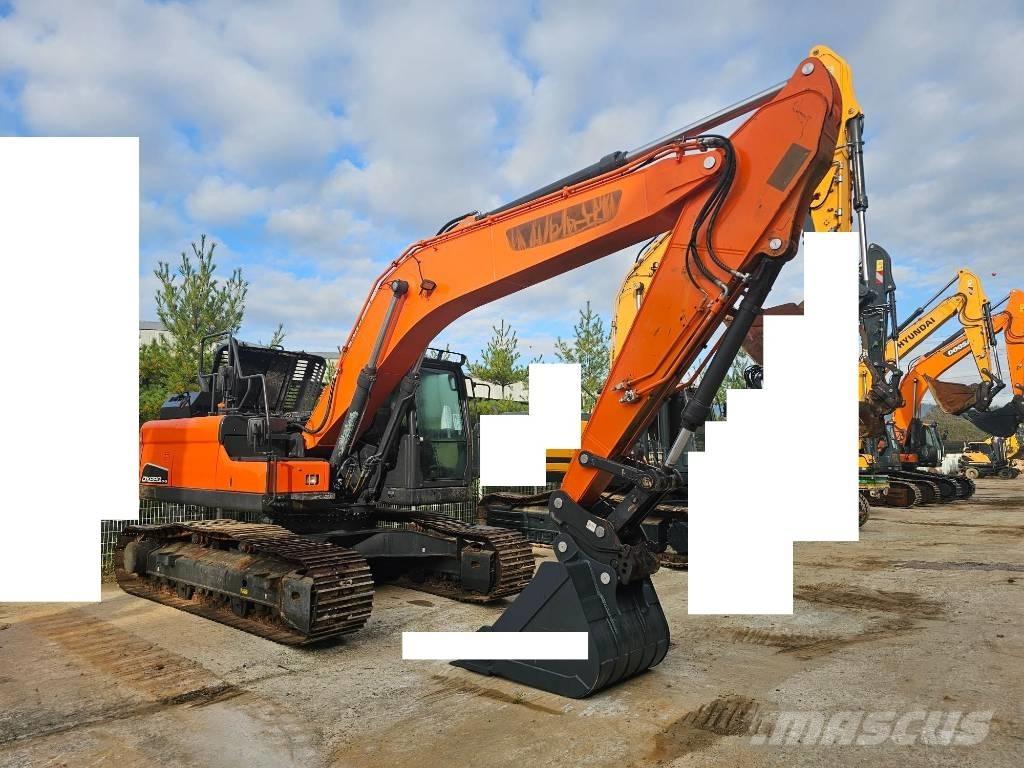 Doosan DX 220LC-5 حفارات وسط 7 طن - 12 طن