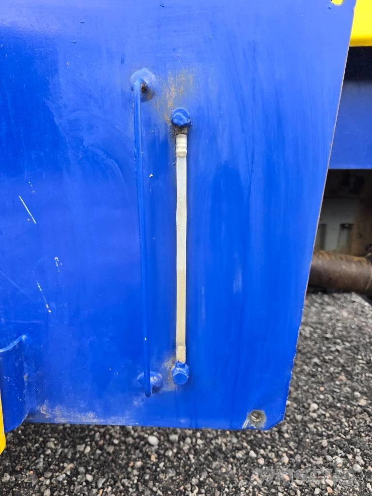 JCB 926 شاحنات الطرق الوعرة